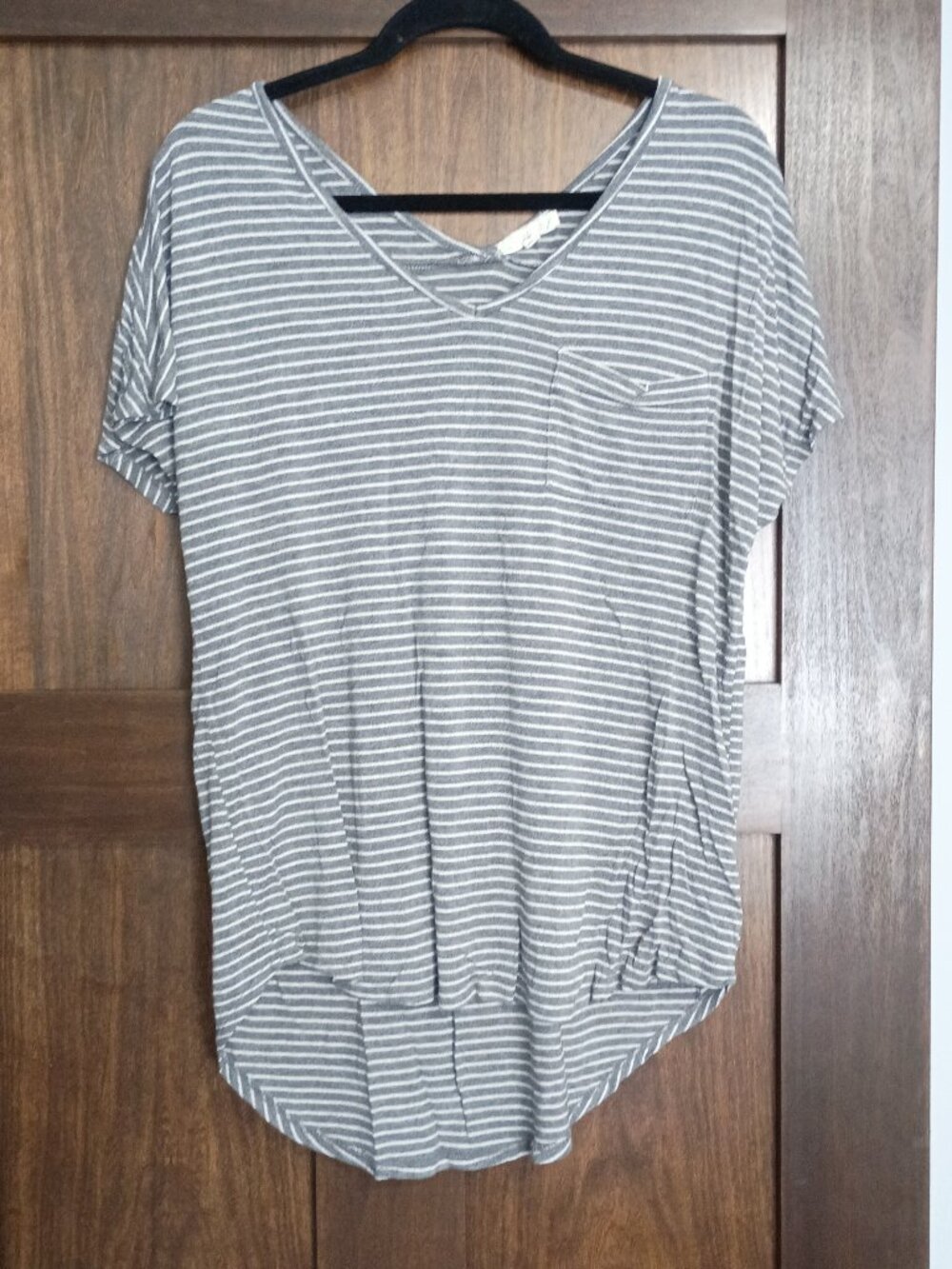 ink Rose Heather Gray & White Striped V-Neck Pocket Tee - Size M